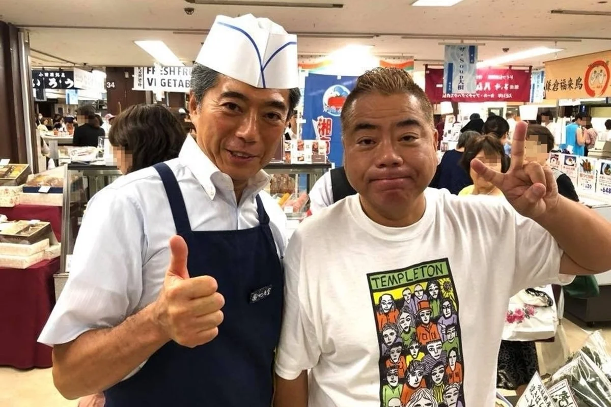 2018年54歳頃の出川哲朗と兄の雄一郎