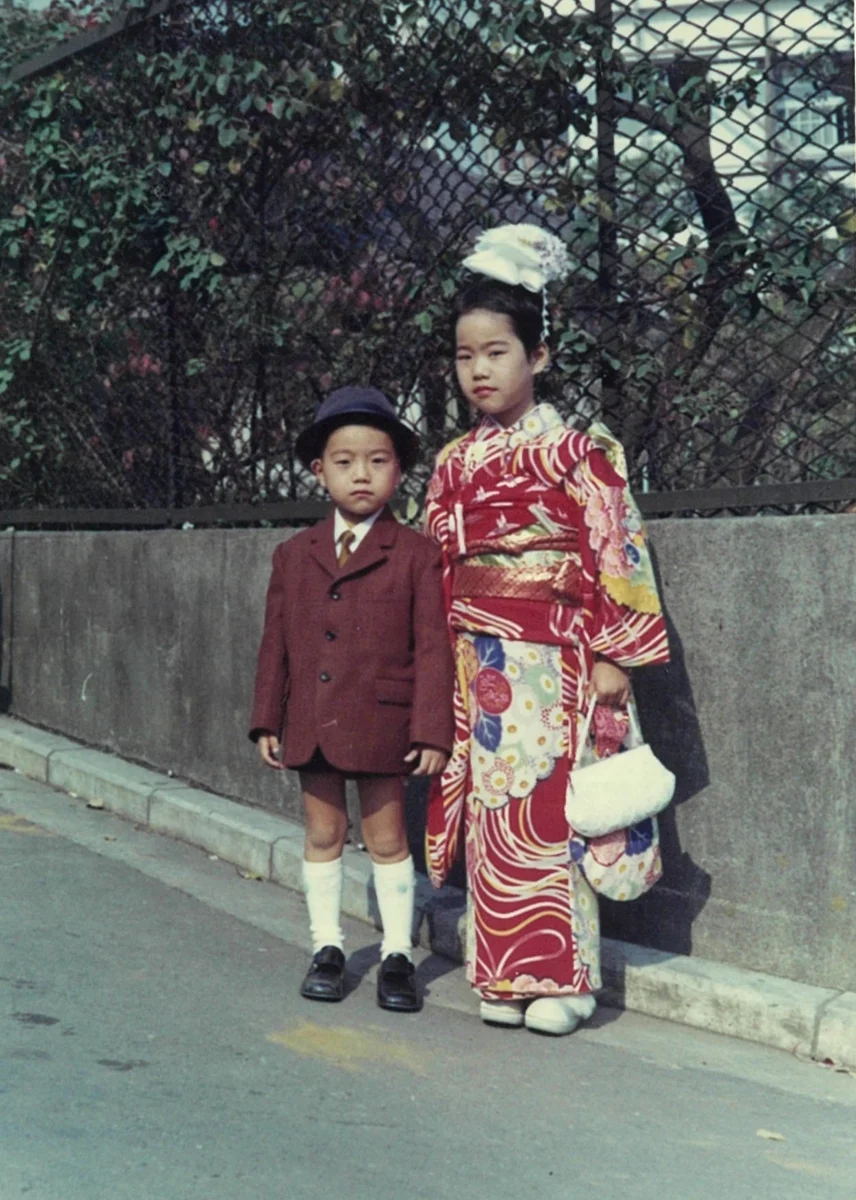 出川哲朗の幼少期の家族写真