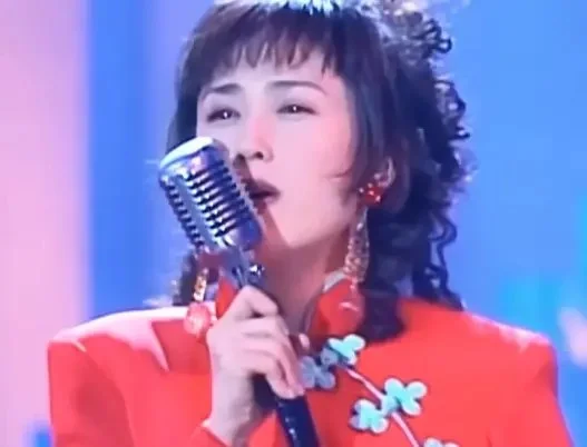 藤谷美和子の愛が生まれた日の歌唱ステージ