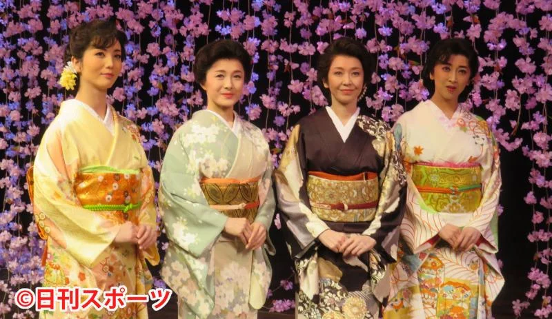 舞台細雪に出演した賀来千香子
