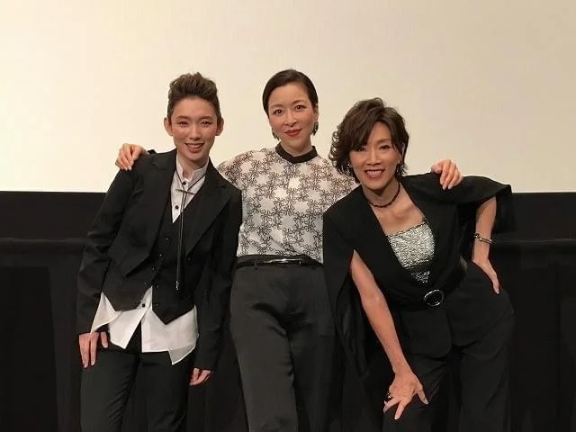 舞台挨拶に登壇した真矢ミキ