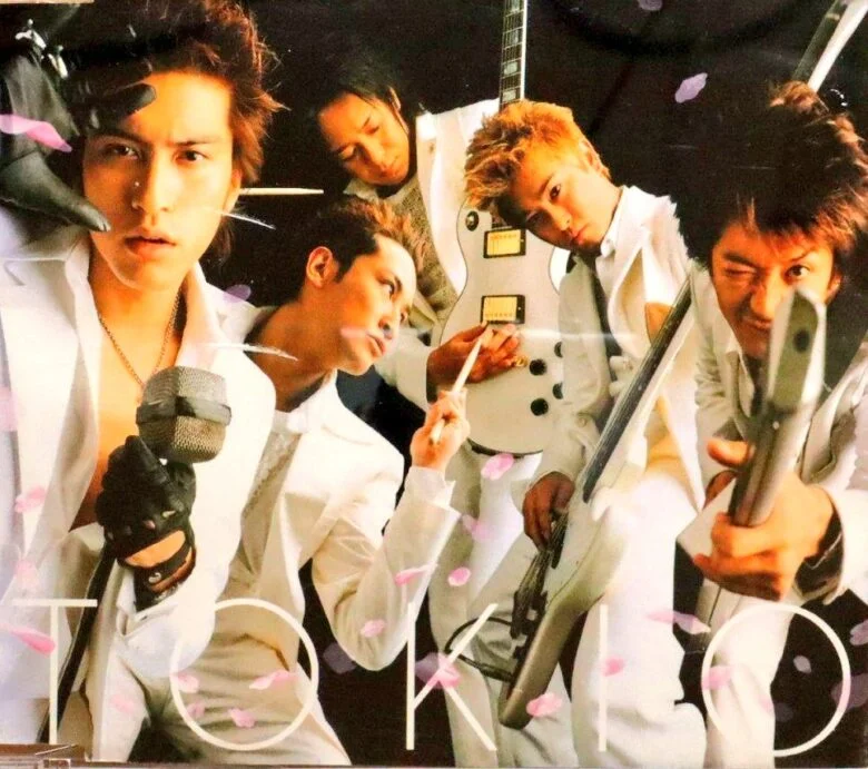 TOKIOの楽曲「花唄」ジャケットの長瀬智也
