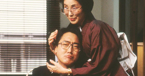 1992年37歳の佐野史郎 冬彦役の場面写真
