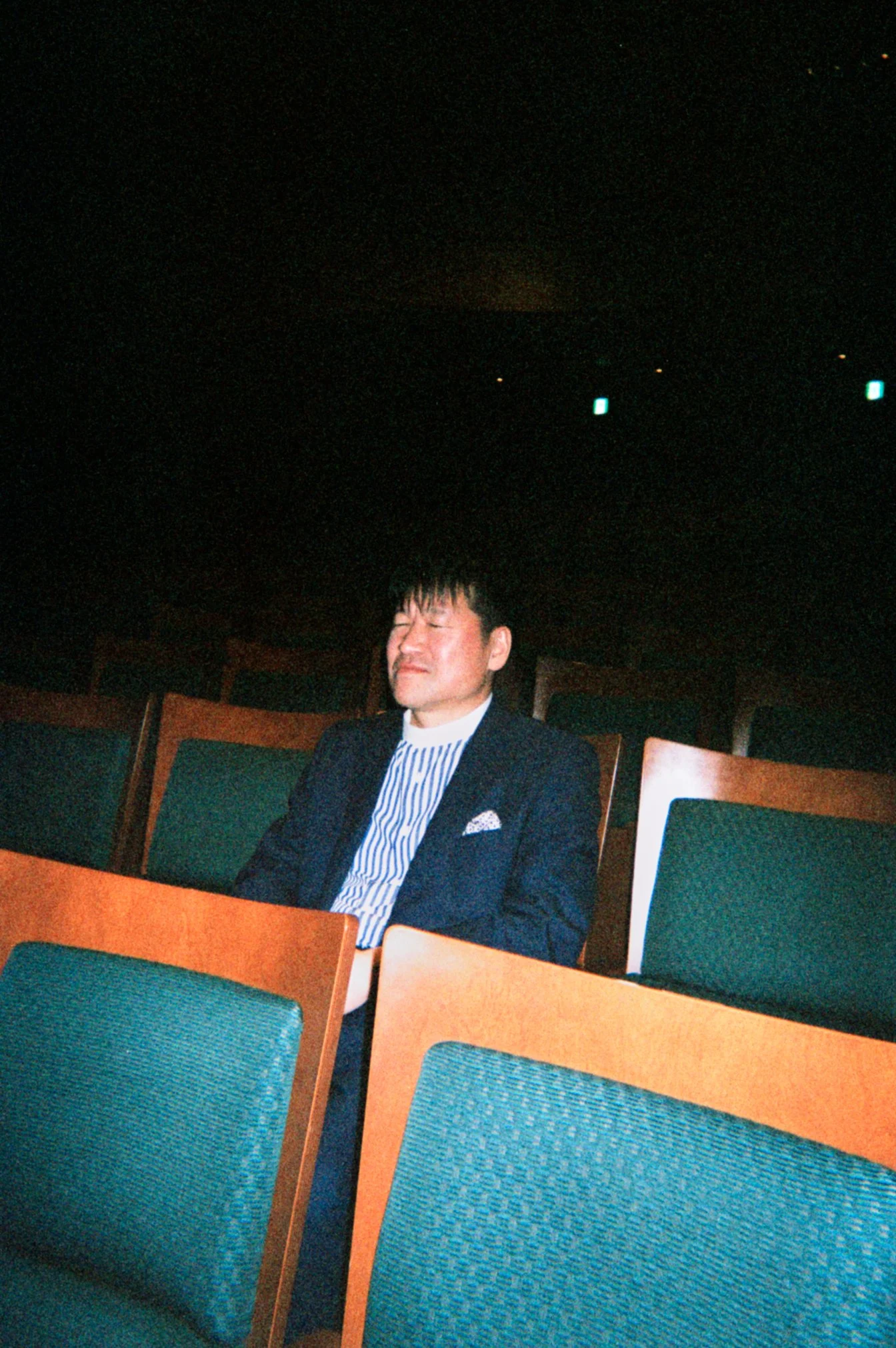佐藤二朗の若い頃の劇場での姿