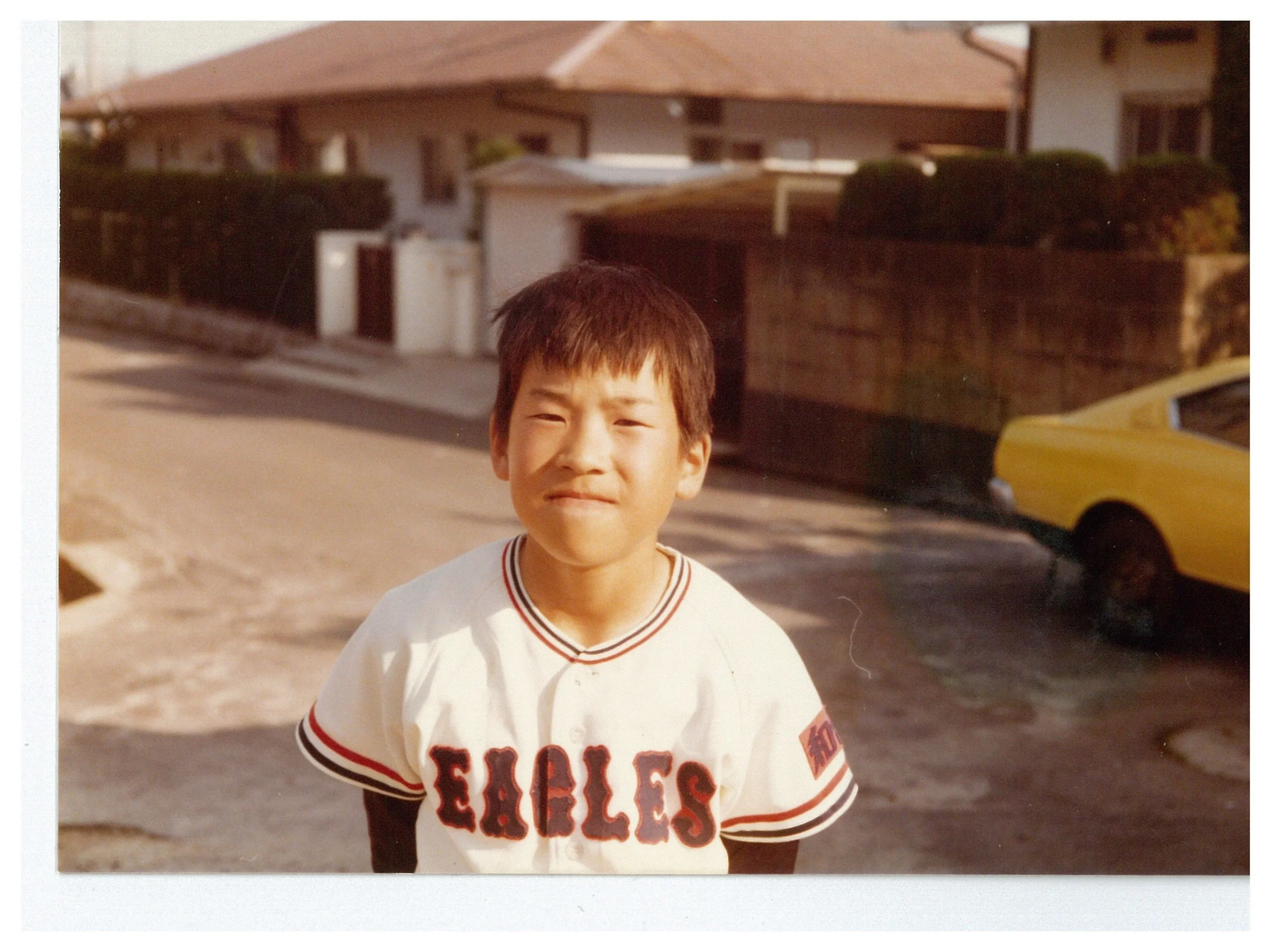 佐藤二朗の幼少期野球ユニフォーム姿