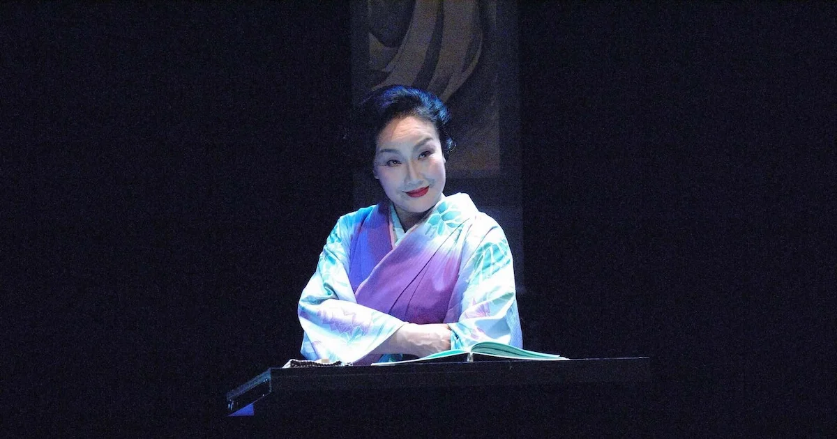 白石加代子の百物語怪談牡丹燈籠の舞台写真