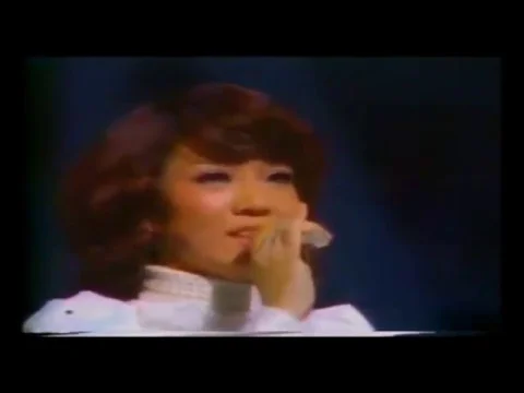 1978年に歌唱する安奈淳
