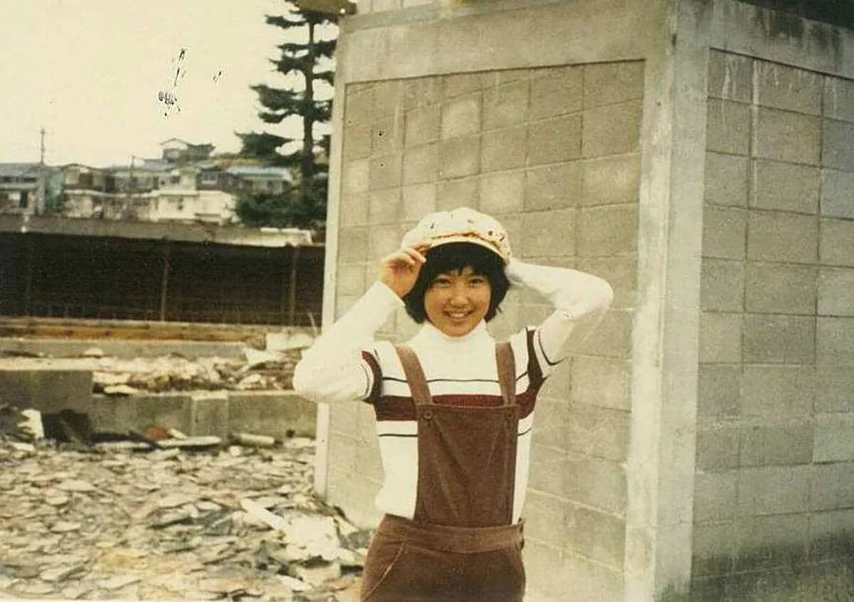東ちづるの小学生時代の冬の写真