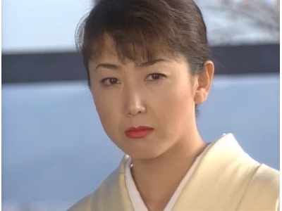1998年の温泉若おかみの旅情殺人推理7に出演する38歳の東ちづる