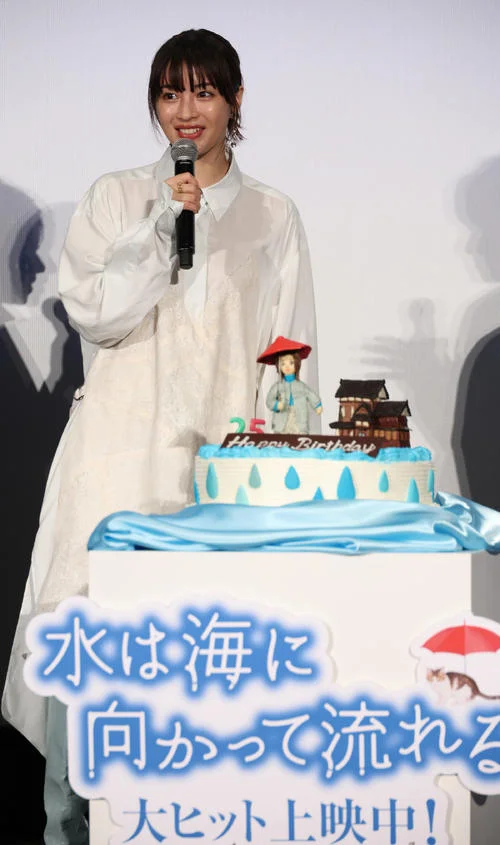 25歳の誕生日を祝われた広瀬すず