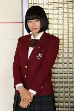『学校のカイダン』出演時の制服姿の広瀬すず