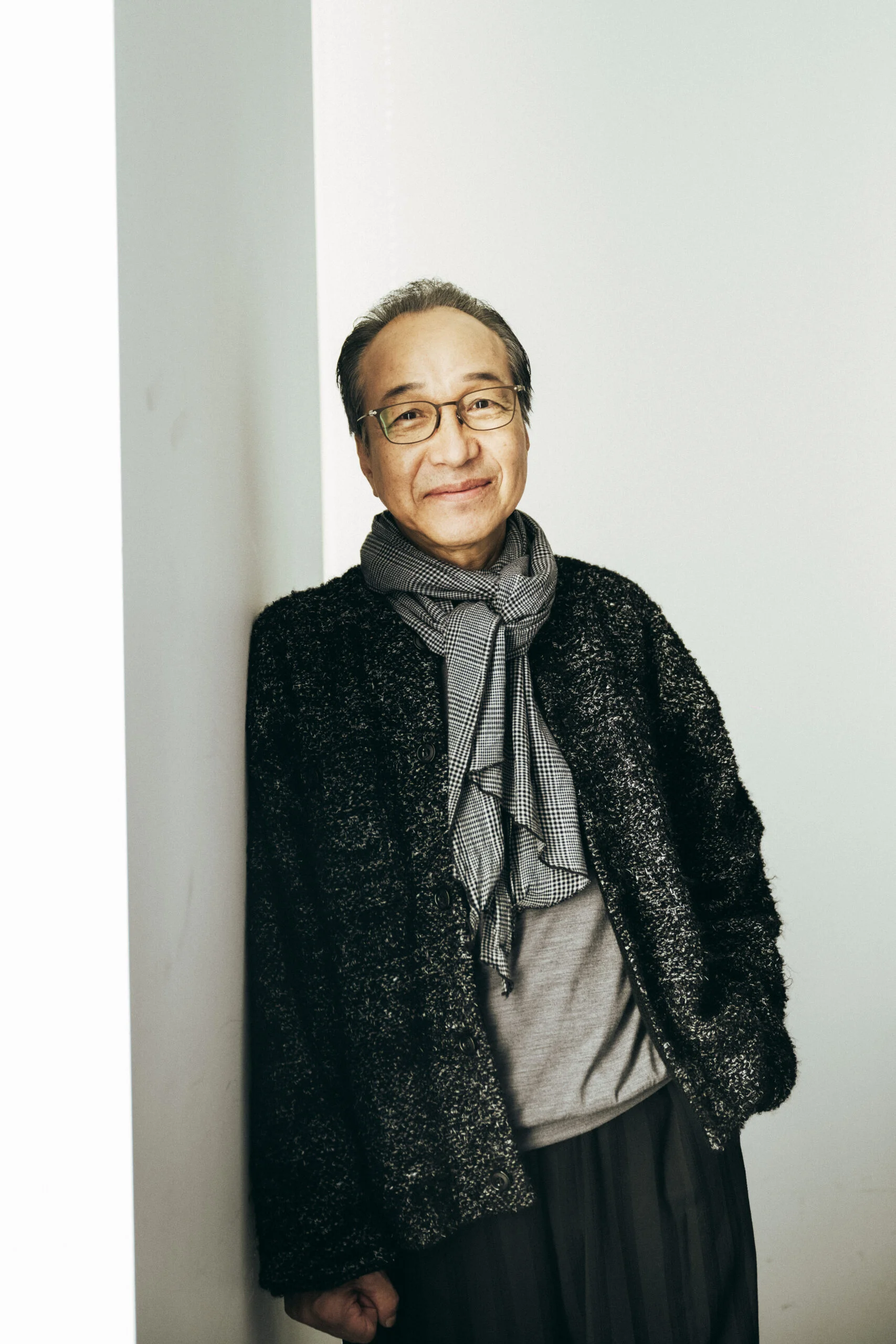 舞台について語る69歳の小日向文世
