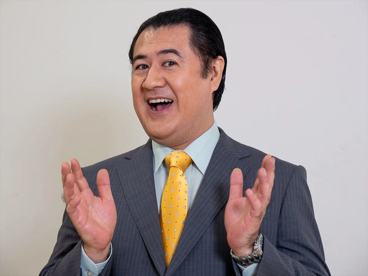 コンフィデンスマンJP出演時44歳の小手伸也