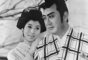 1962年公開『旗本退屈男 謎の珊瑚屋敷』に出演した23歳の水谷良重