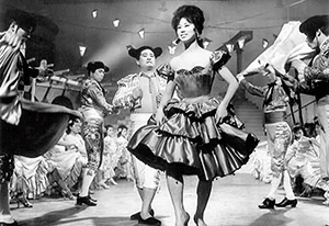 1962年公開『雲の上団五郎一座』に出演した23歳の水谷良重