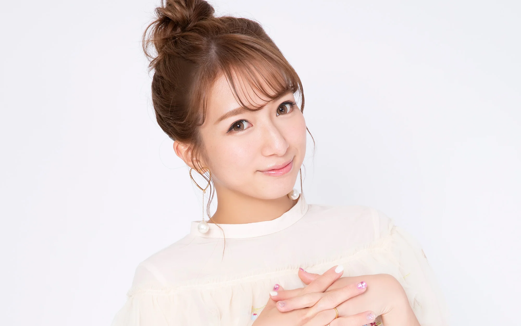 2026年現在の辻希美公式プロフィール画像