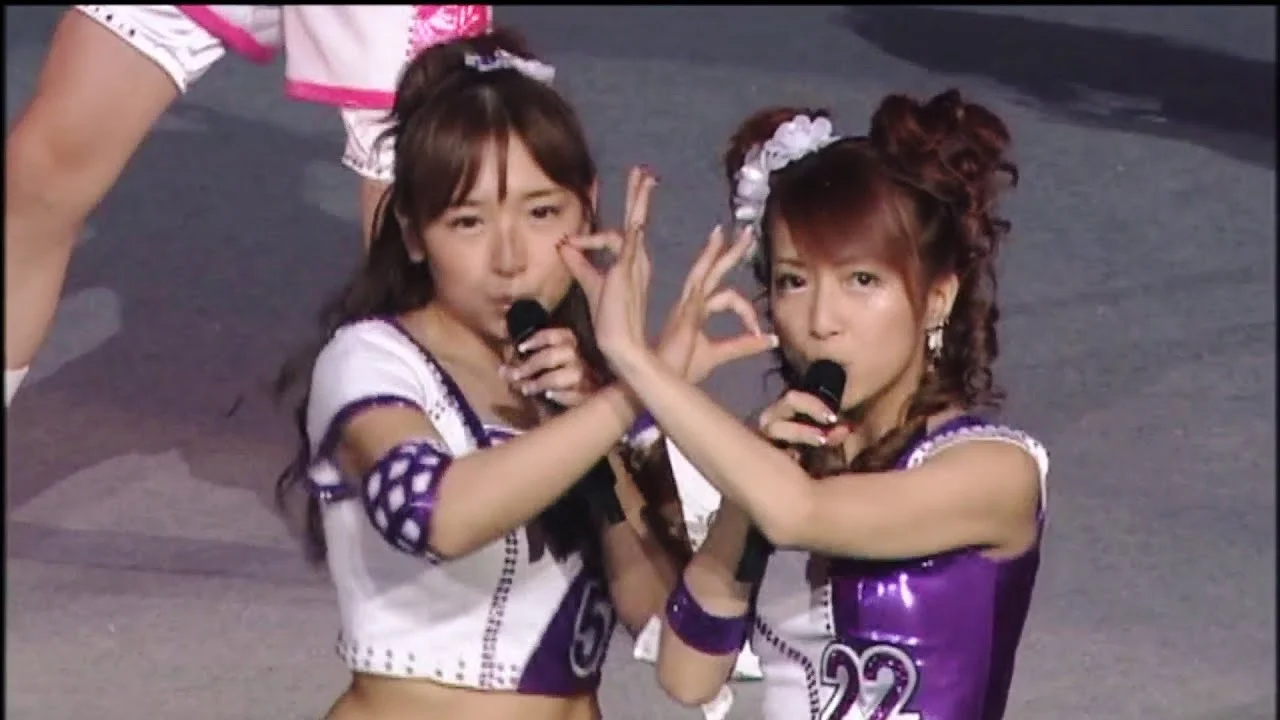 2006年のWステージで歌う辻希美