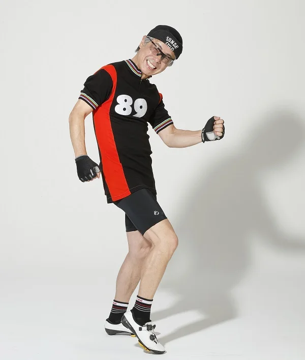 自転車用ウェア姿の61歳のうじきつよし