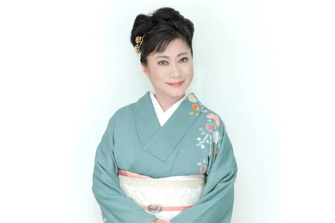 母の思い出を語ったインタビュー時の山村紅葉