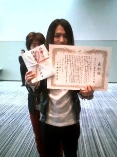 2009年の授賞式での狩野英孝さん(27歳)