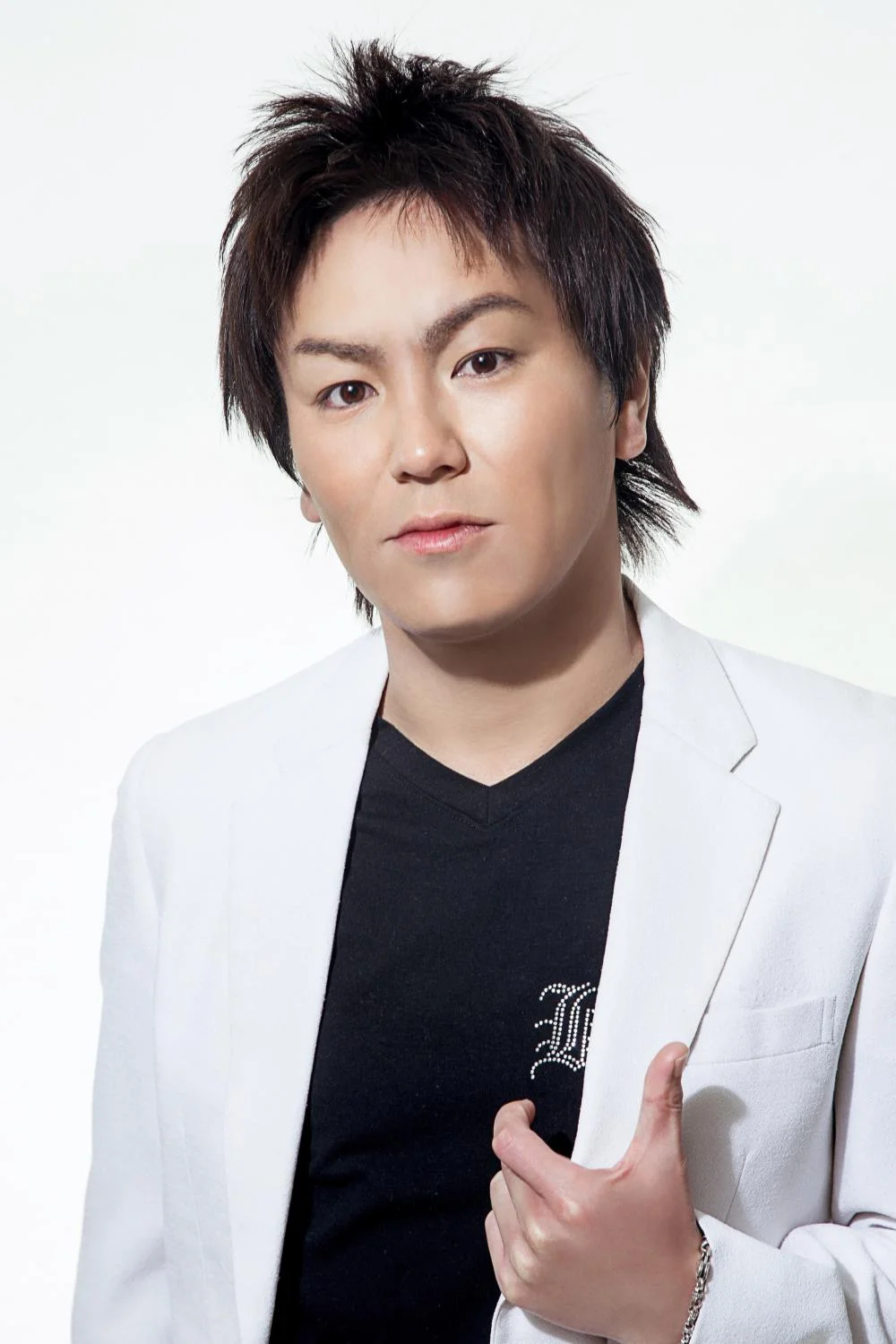 所属事務所の公式プロフィールに掲載された現在の狩野英孝さん(44歳)