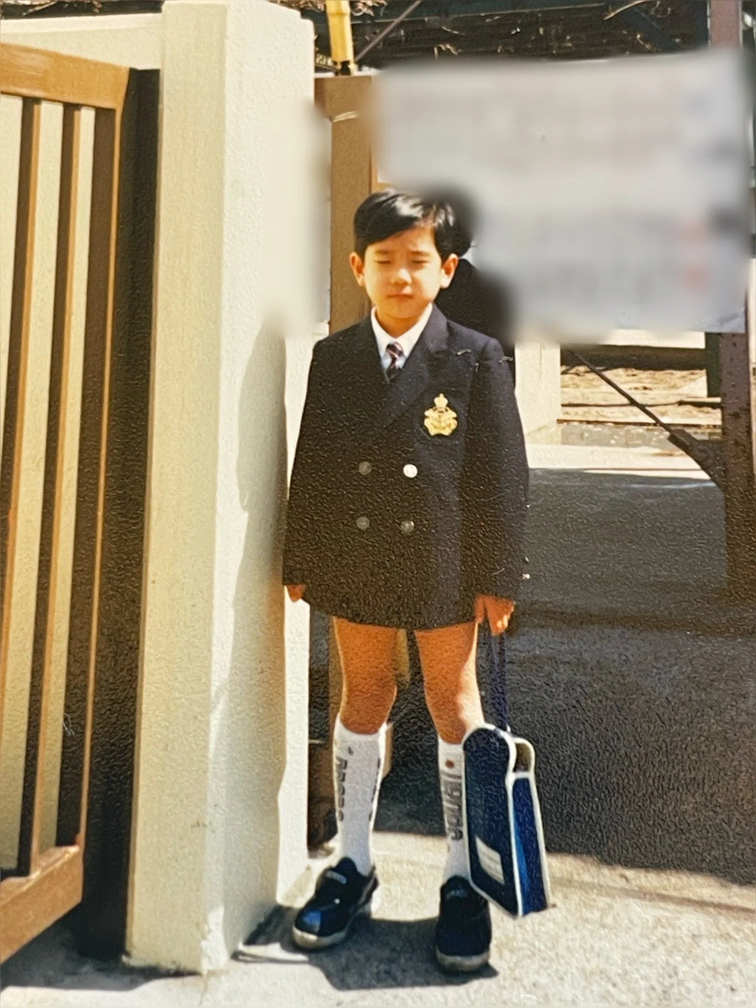 幼少期の正装姿を披露した二宮和也