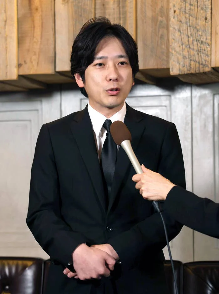 41歳頃のスーツ姿の二宮和也