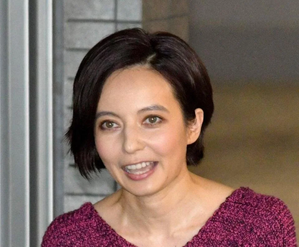 2016年に掲載されたショートヘアのベッキーの写真