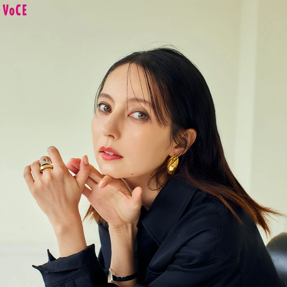 2022年の美容誌VOCEに登場したベッキー