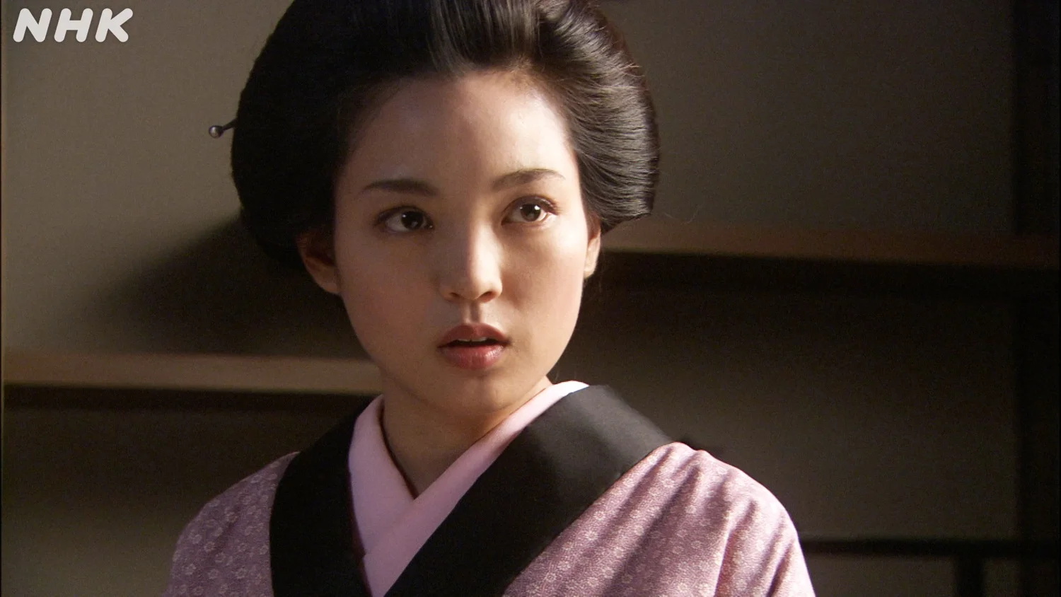 国仲涼子 2001年22歳 ちゅらさんと五瓣の椿からCMへ(20歳〜22歳)