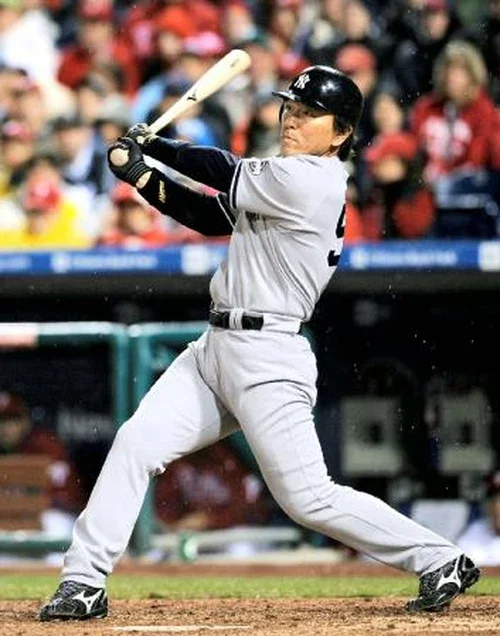 2009年10月31日ワールドシリーズ第3戦で本塁打を放つ松井秀喜 35歳