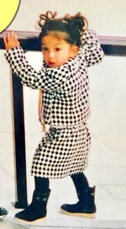 永野芽郁本人が2017年の子供の日に公開した幼少期写真 本人部分