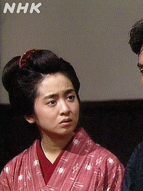 斉藤由貴 1986年・19歳〜20歳 はね駒 りん 左側本人を切り出し
