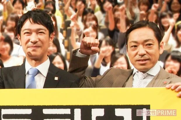 2013年の半沢直樹のイベントで笑顔を見せる堺雅人