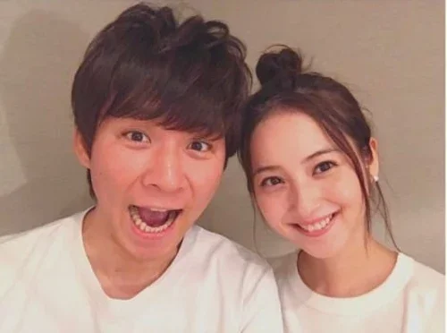 2017年4月 29歳の佐々木希と夫の渡部建 本人Instagramで公開された夫婦写真