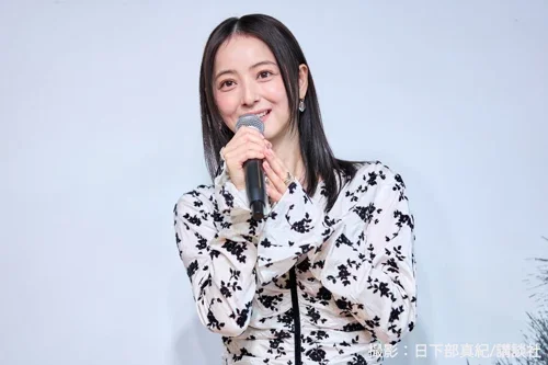 2026年10月3日38歳の佐々木希 Natural会見のアップ