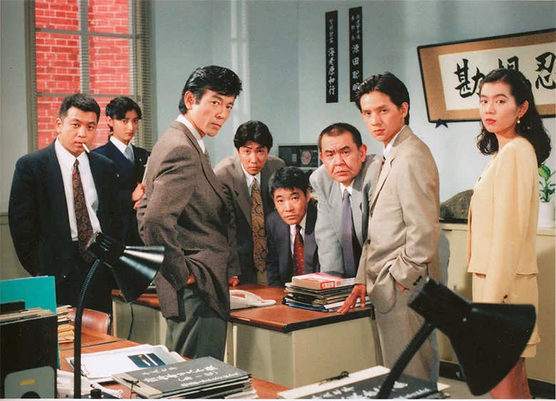 1995年『風の刑事・東京発！』スーツ姿の柴田恭兵