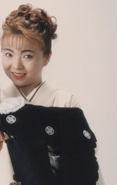 1995年のお宮参りに写る31歳のハイヒールモモコ