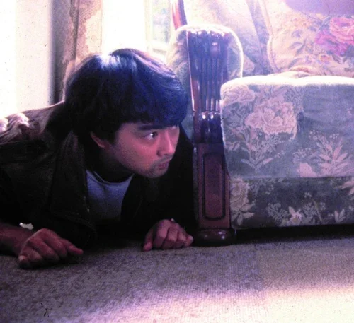 1984年公開「晴れ、ときどき殺人」の場面写真に写る太川陽介 25歳 ©KADOKAWA1984
