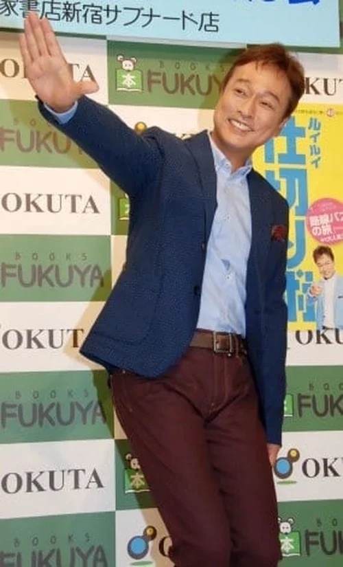2014年9月の著書「ルイルイ仕切り術」発売記念イベントでポーズを決める太川陽介 55歳