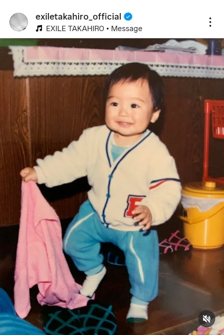 TAKAHIROが公式SNSで公開した幼少期の写真